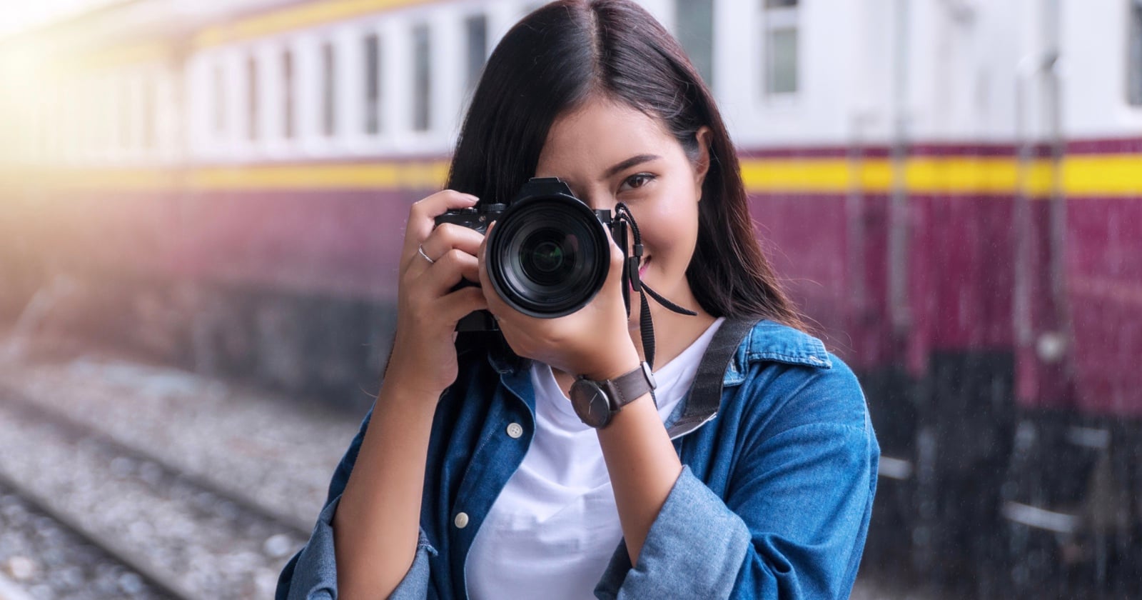 China Launches First Photography-Themed Tourist Train With Onboard Photo Shoots