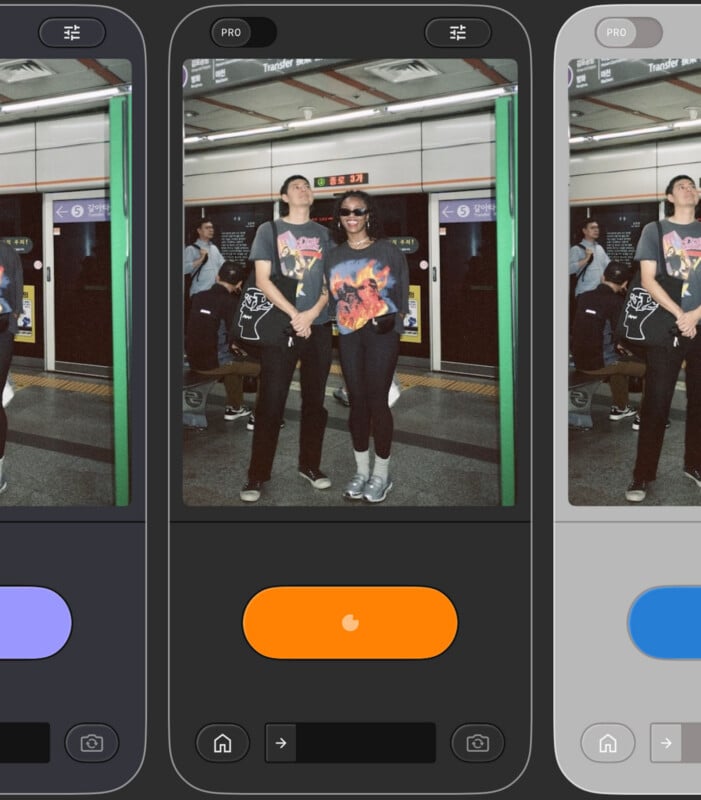 Dos personas estaban sonriendo en una estación de metro, una de ellas vestía una camiseta de una banda y gafas de sol. La imagen se muestra tres veces utilizando diferentes filtros de color e interfaces de edición de aplicaciones fotográficas.