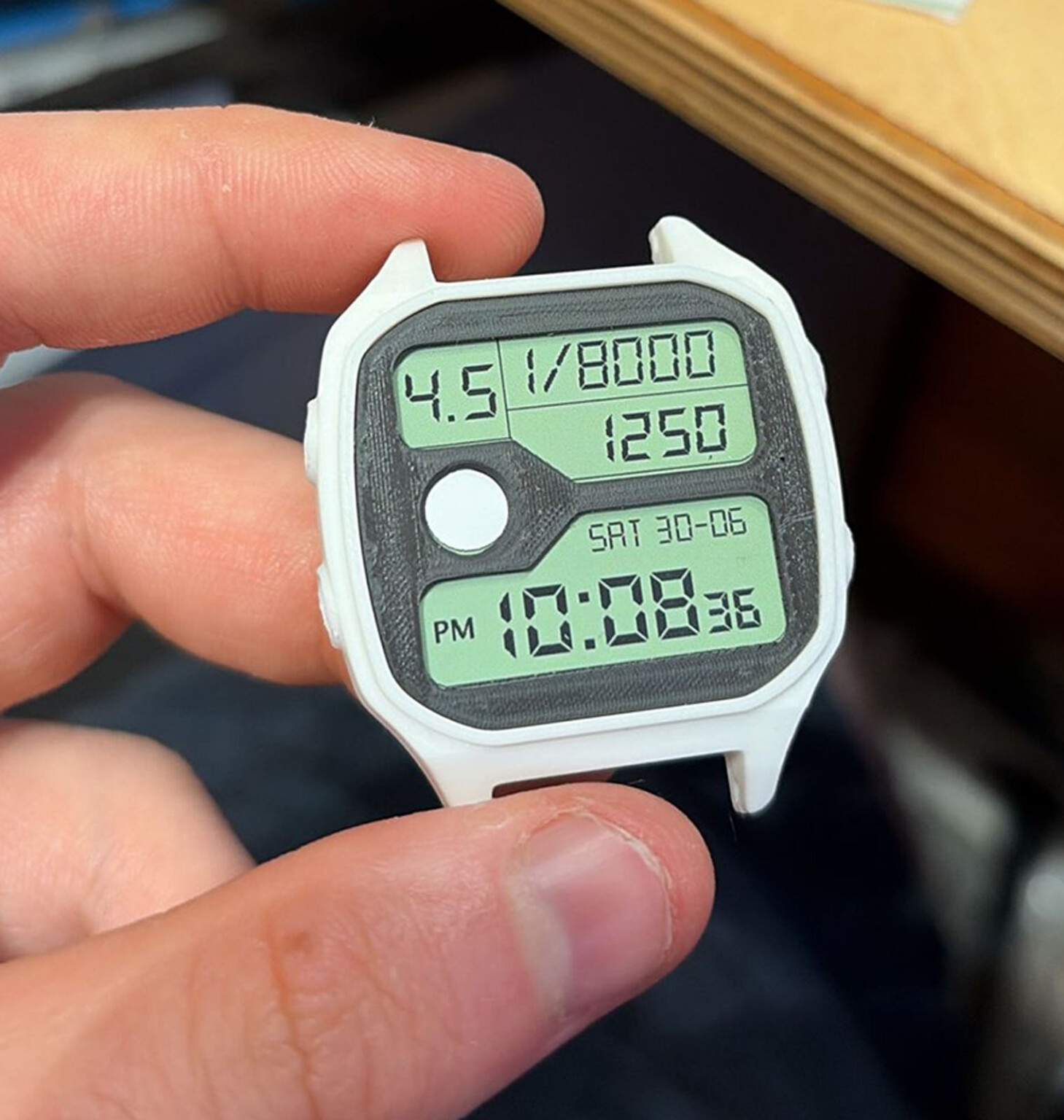 This Wristwatch for Photographers Features a Built-In Light Meter ...
