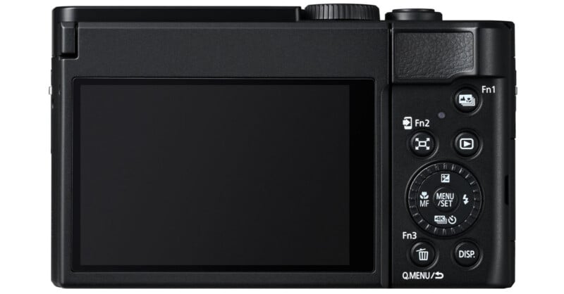 Vista trasera de una cámara digital que muestra una gran pantalla LCD, botones de control y diales para diversas configuraciones, incluidas teclas de dirección y botones de menú, todo dentro de un cuerpo negro.