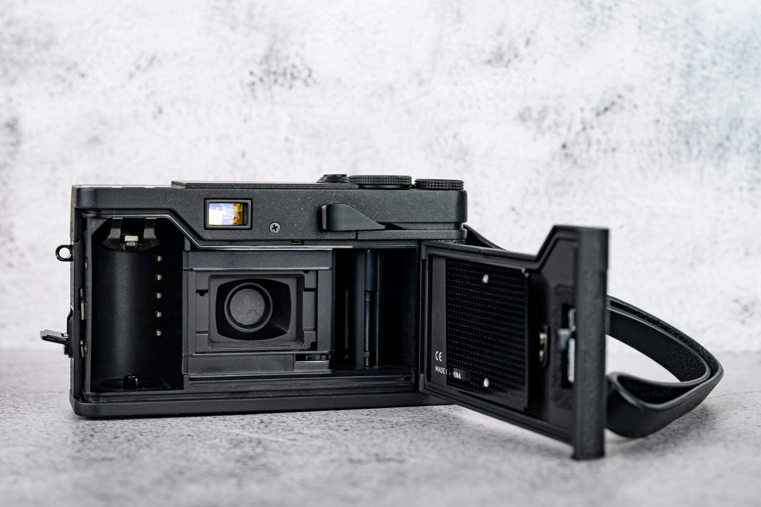 Lomo MC-A Review: The Standard for New Film Cameras | PetaPixel