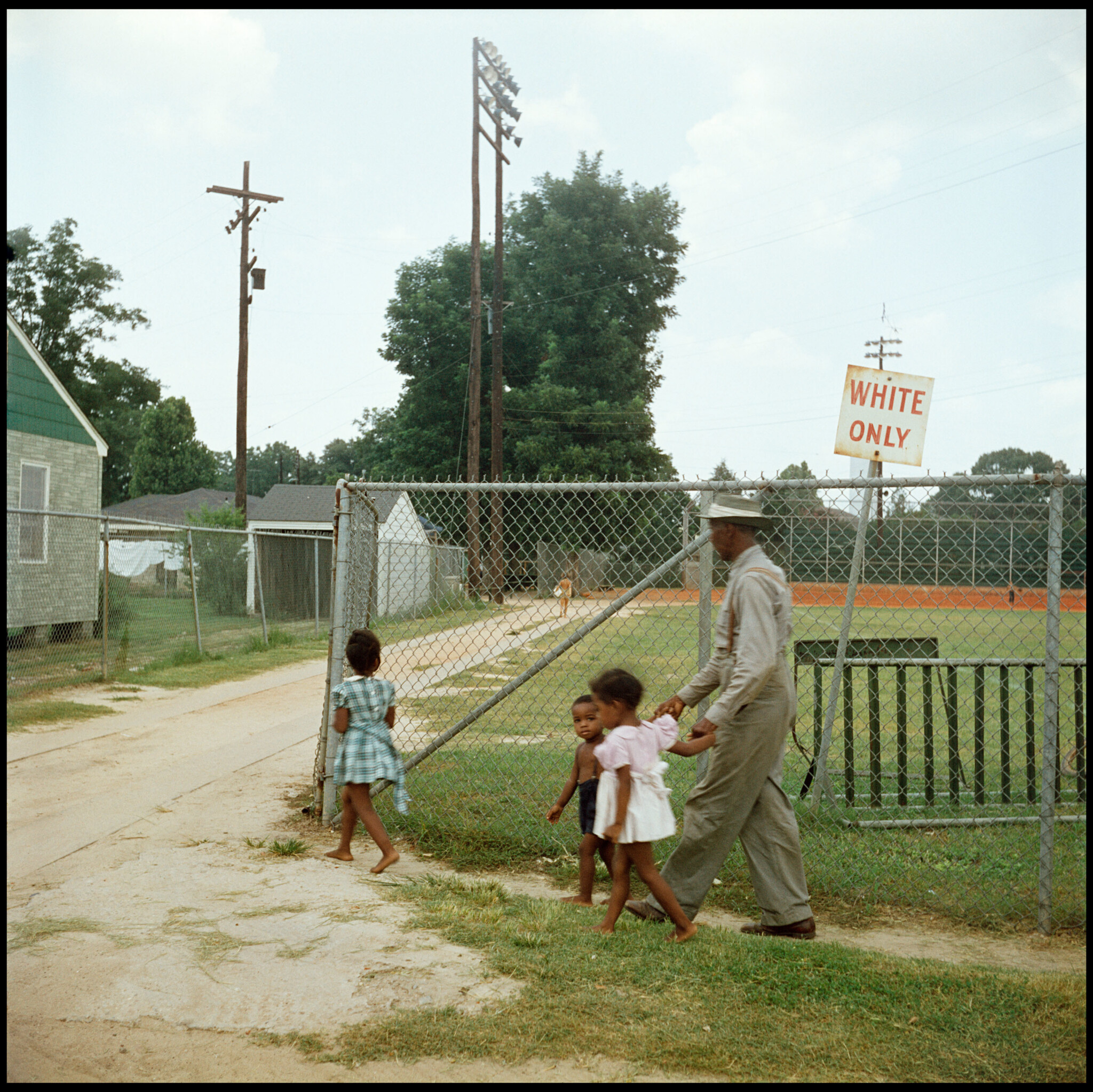 Exhibition Marks 70 Years Since Gordon Parks’ Landmark Segregation ...