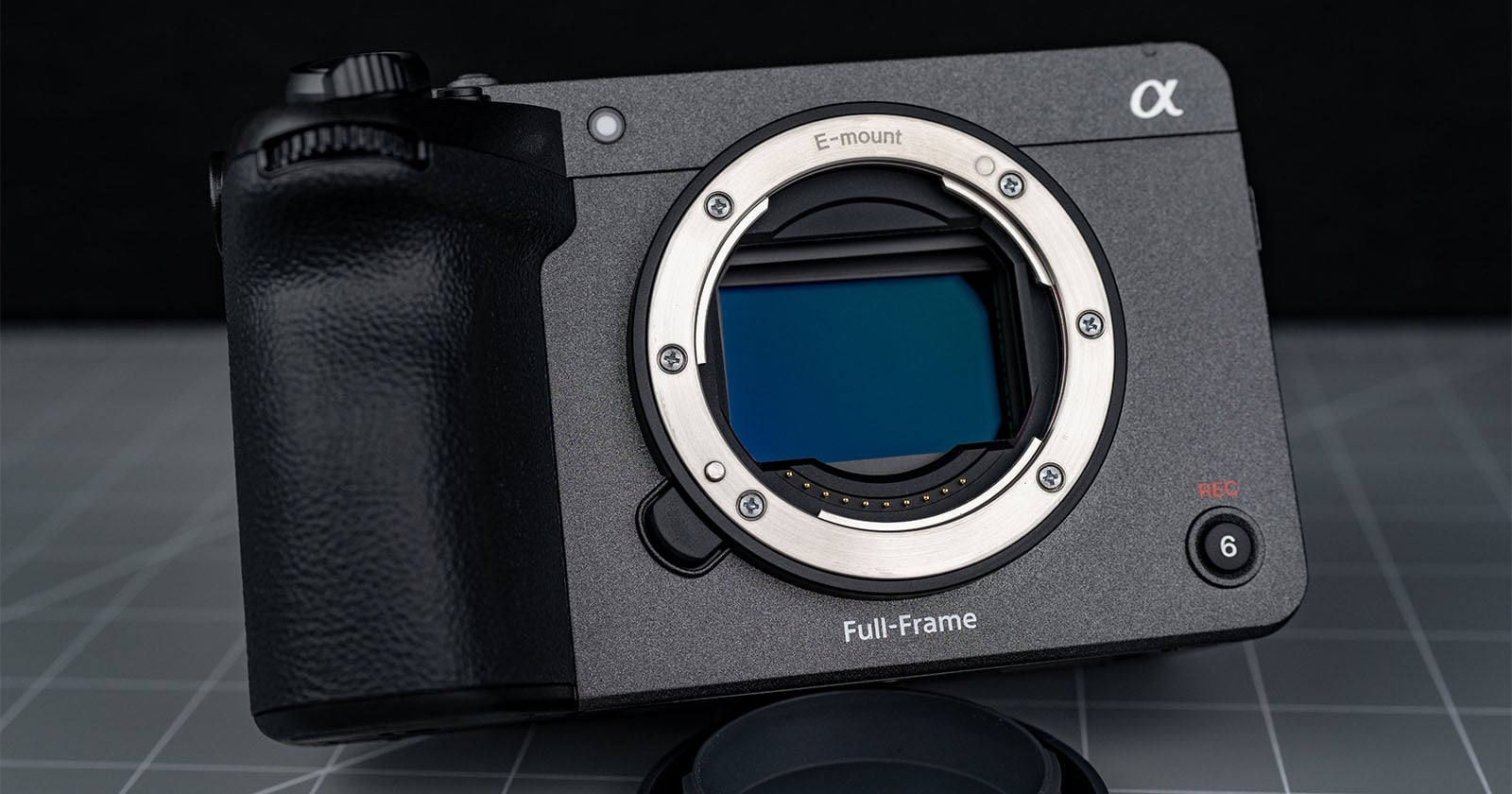 Sony FX5 में नया 16.6MP सेंसर, Open Gate रिकॉर्डिंग और इन-हाउस RAW – सिनेमा कैमरों में क्रांति