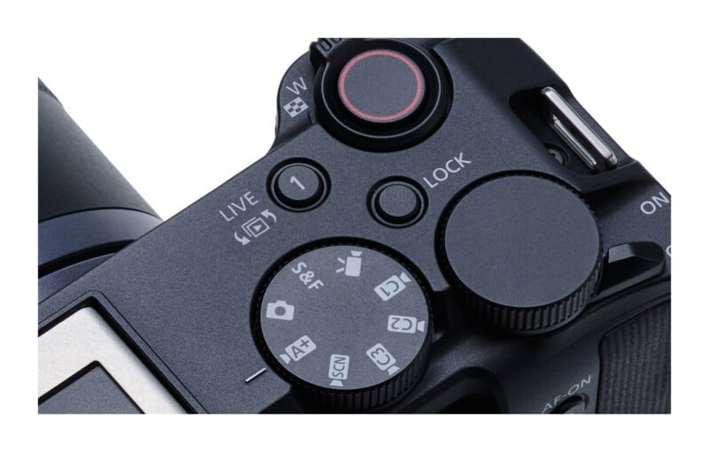 EOS R50 V