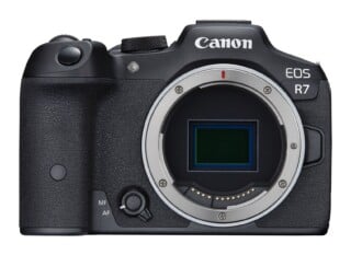EOS R7