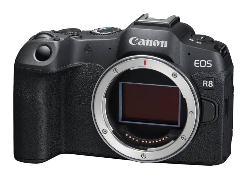 EOS R8