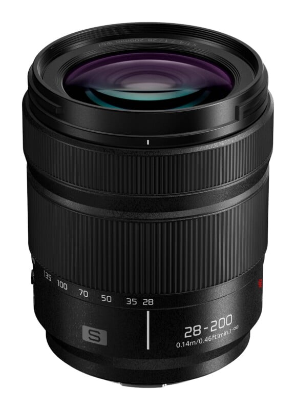 28-200mm f/4-7.1 Macro OIS