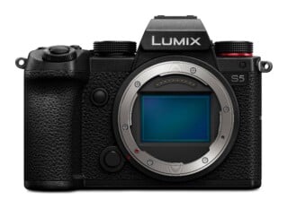 Lumix DC-S5
