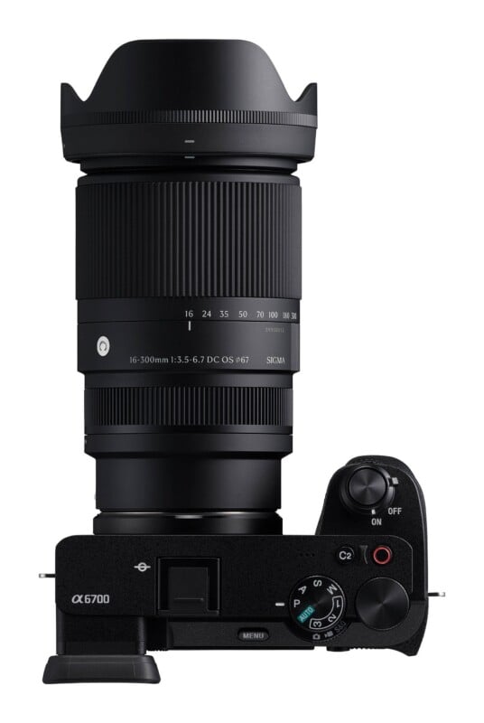 16-300mm f/3.5-6.7 DC OS Contemporary