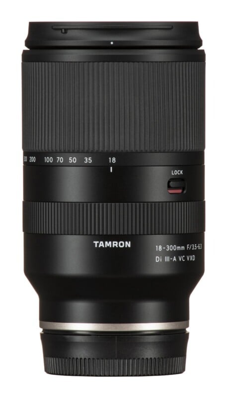 18-300mm f/3.5-6.3 Di III-A VC VXD