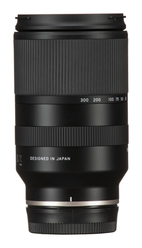 18-300mm f/3.5-6.3 Di III-A VC VXD