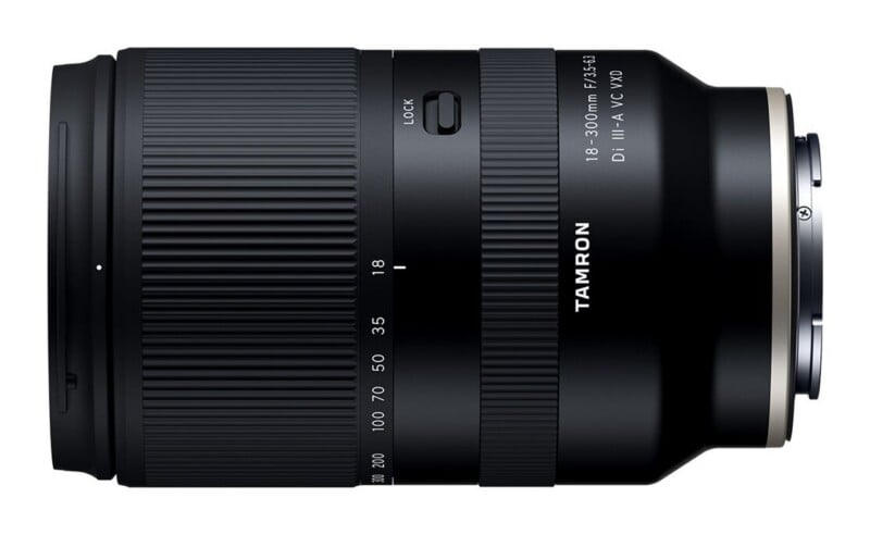 18-300mm f/3.5-6.3 Di III-A VC VXD
