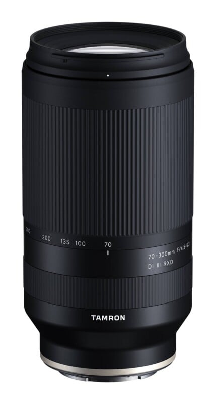 70-300mm f/4.5-6.3 Di III RXD
