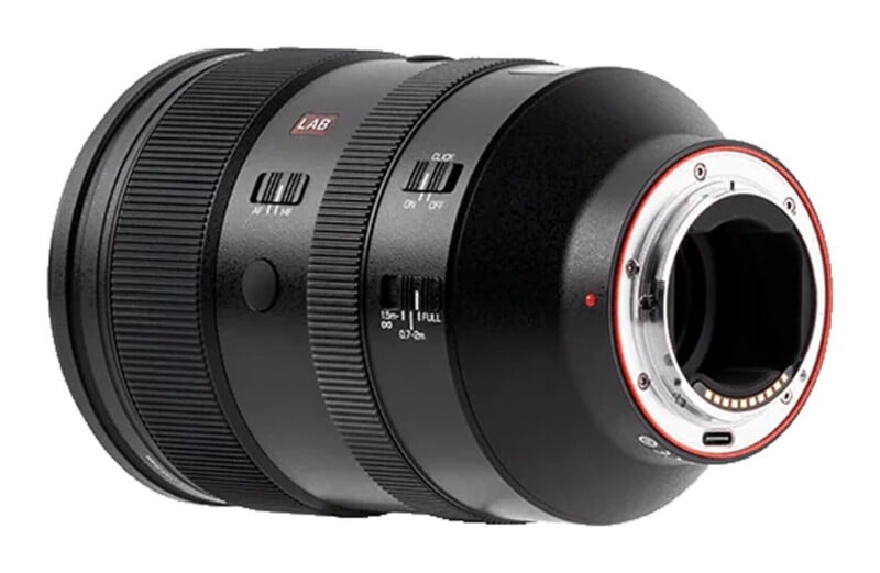 AF 135mm f/1.8 LAB