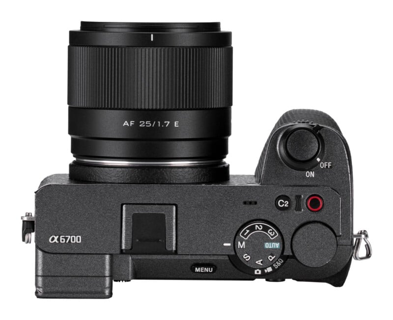 AF 25mm f/1.7 Air