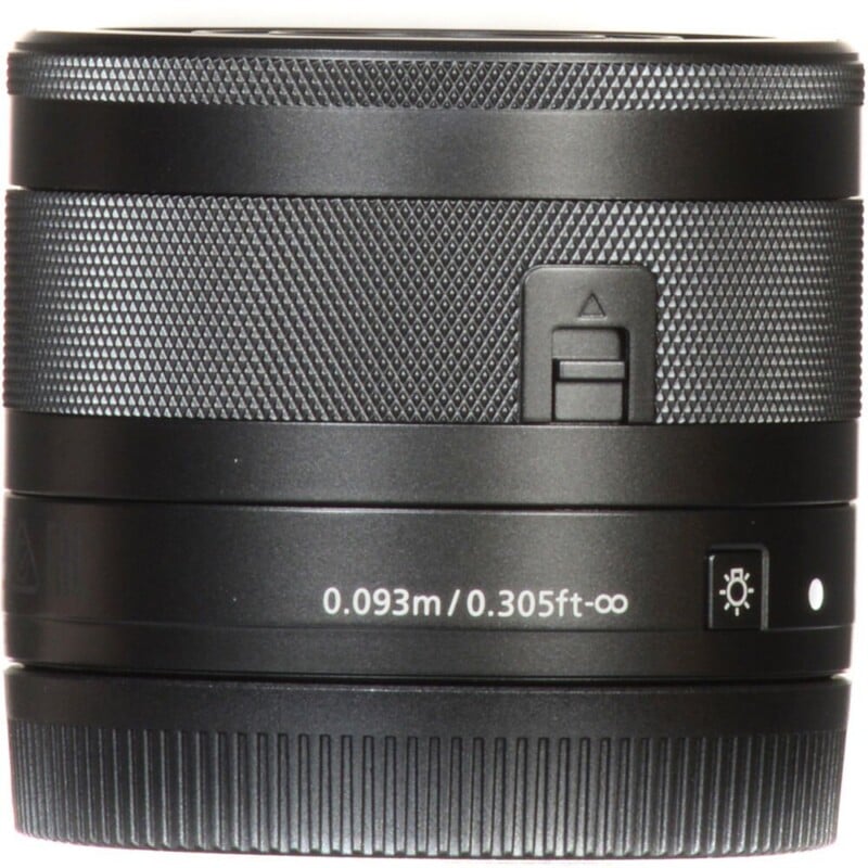 EF-M 28mm f/3.5 Macro IS STM