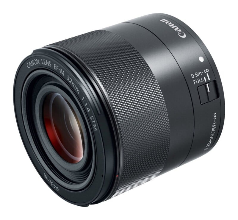 EF-M 32mm f/1.4 STM