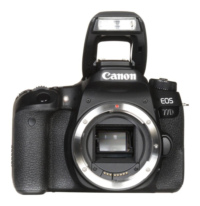 EOS 77D