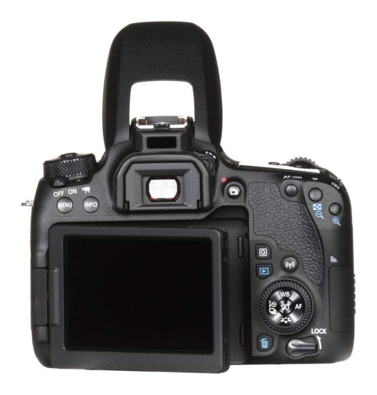 EOS 77D