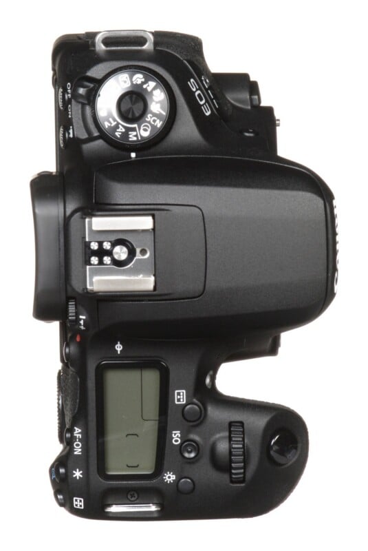 EOS 77D