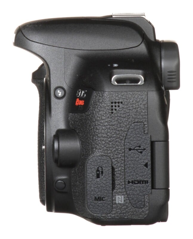 EOS Rebel T7i (800D)