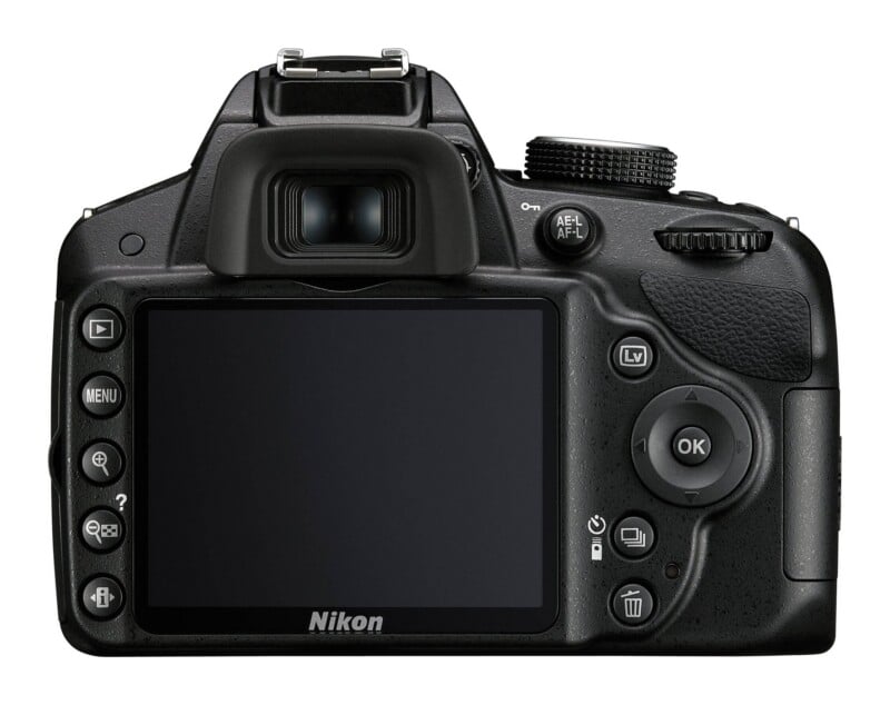 D3200