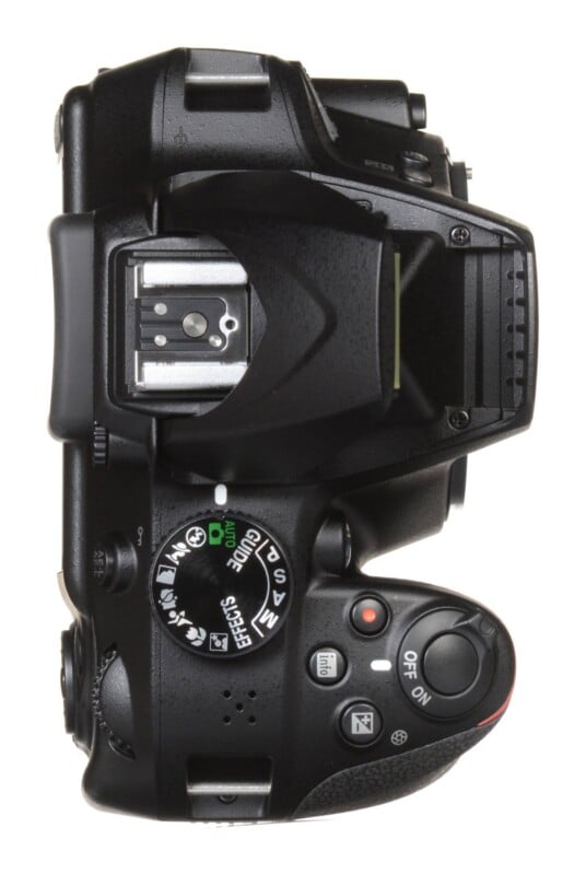 D3400