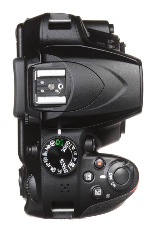 D3400