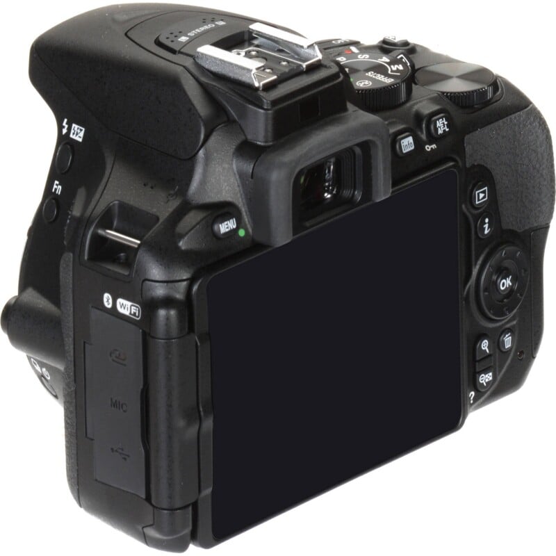 D5600