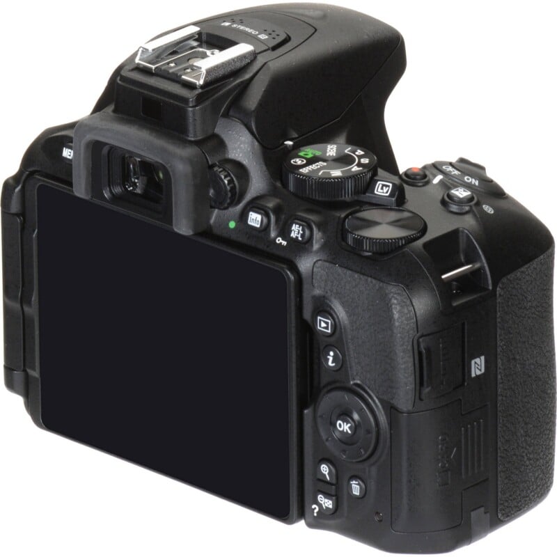 D5600