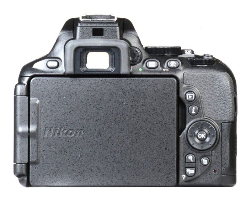 D5600