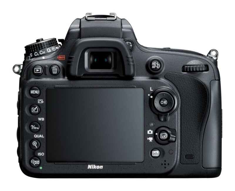D600