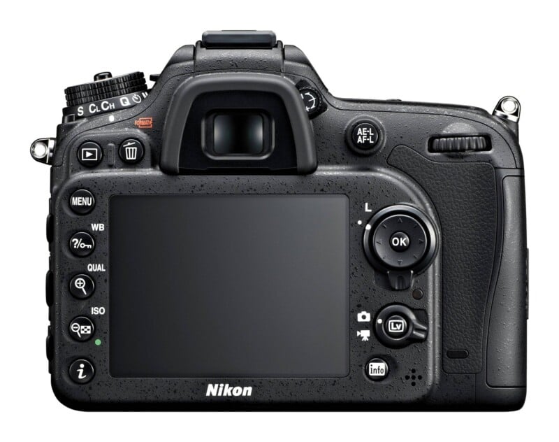 D7100