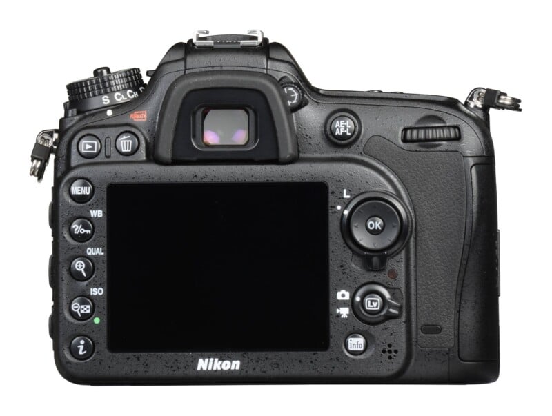D7200