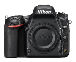 D750