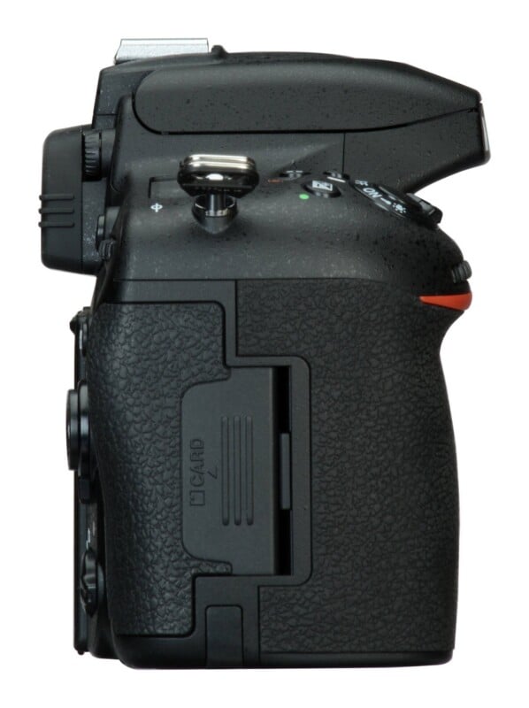 D750