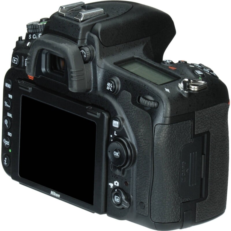D750