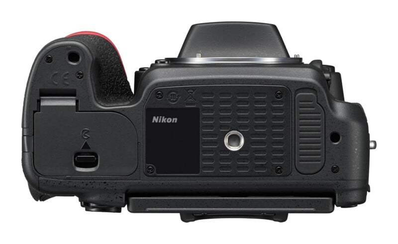 D750