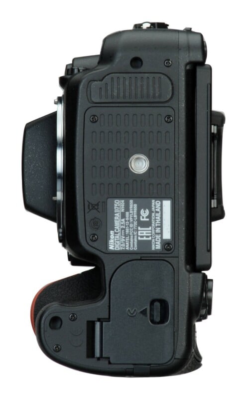D750
