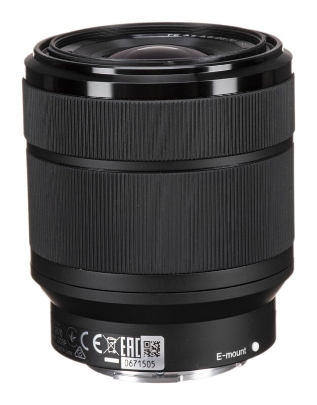 FE 28-70mm f/3.5-5.6 OSS